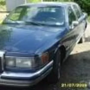 Lincoln Taun Car 1989 года